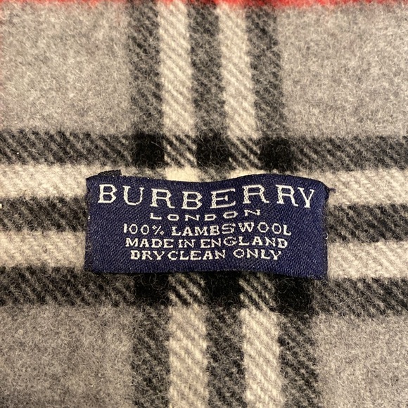 Burberry 💯 Lambswool Scarf - Picture 3 of 4